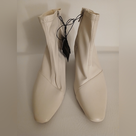 Women's Forever 21 ivory faux leather muss calf length boot Sz8M side zip - Picture 13 of 14